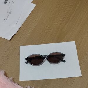 Classic Oval Black Sunglasses for Women